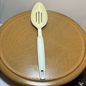 Vintage ECKO Slotted‎ Serving Spoon Beige Plastic Nylon Kitchen Utensil READ
